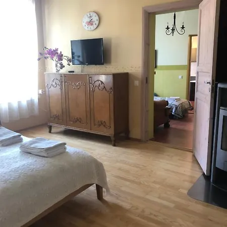 아파트 Aia *